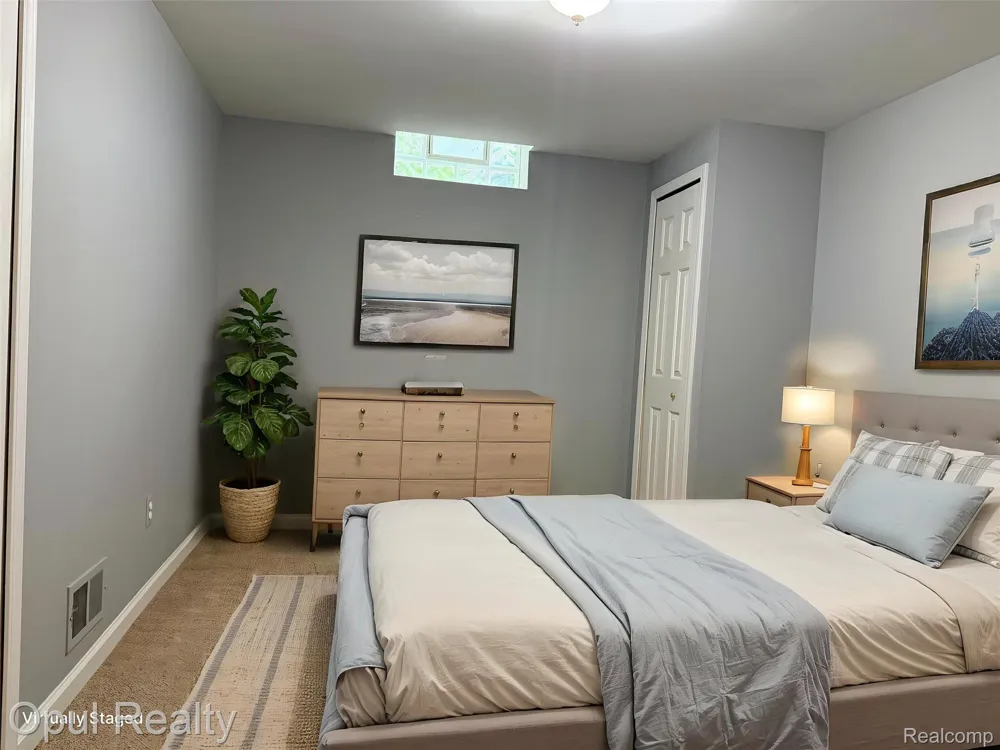 24585 Edgewood Drive Novi City, MI 48374