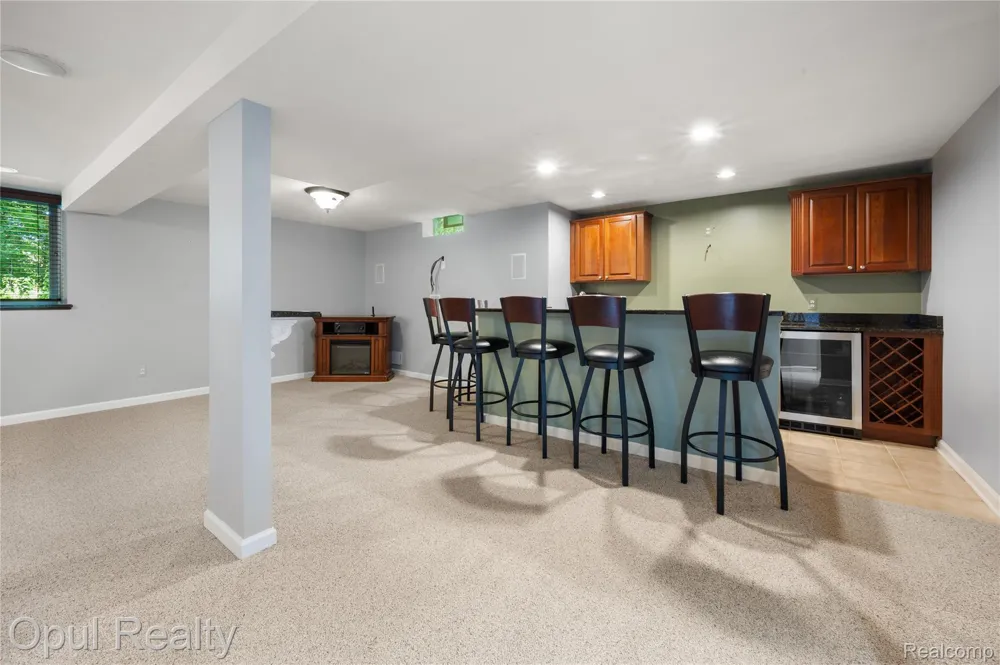 24585 Edgewood Drive Novi City, MI 48374