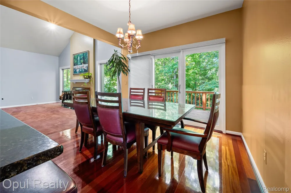 24585 Edgewood Drive Novi City, MI 48374