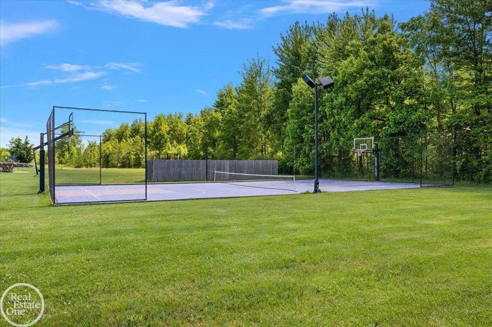 61391 Indian Trail Road Ray Township, MI 48096