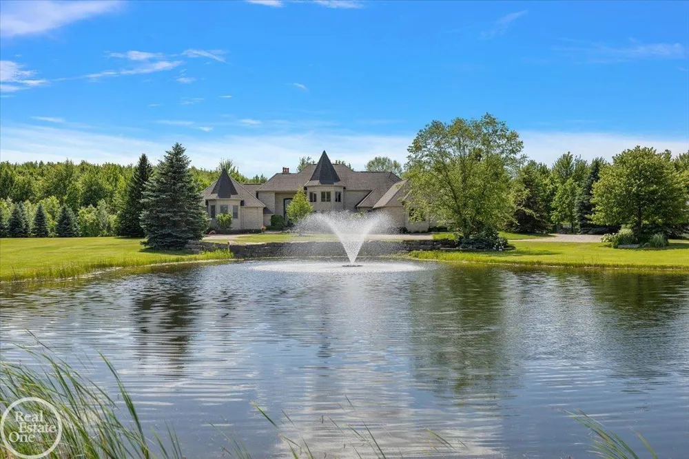 61391 Indian Trail Road Ray Township, MI 48096