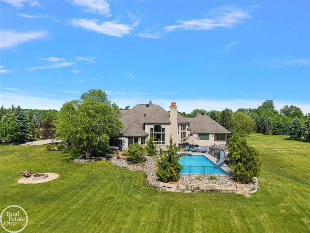 61391 Indian Trail Road Ray Township, MI 48096