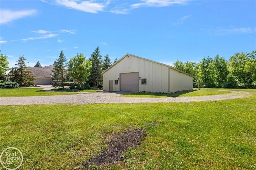 61391 Indian Trail Road Ray Township, MI 48096