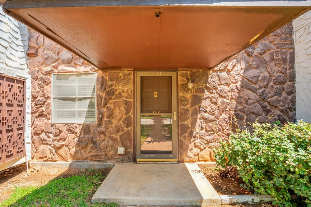 1719 E Grauwyler Road #103 Irving, TX 75061