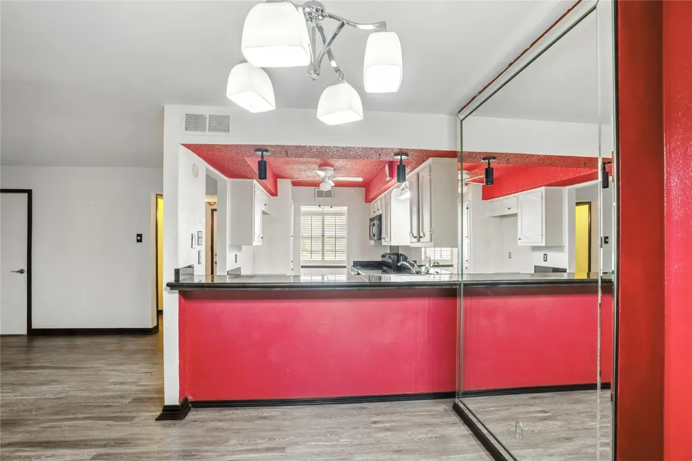 1719 E Grauwyler Road #103 Irving, TX 75061