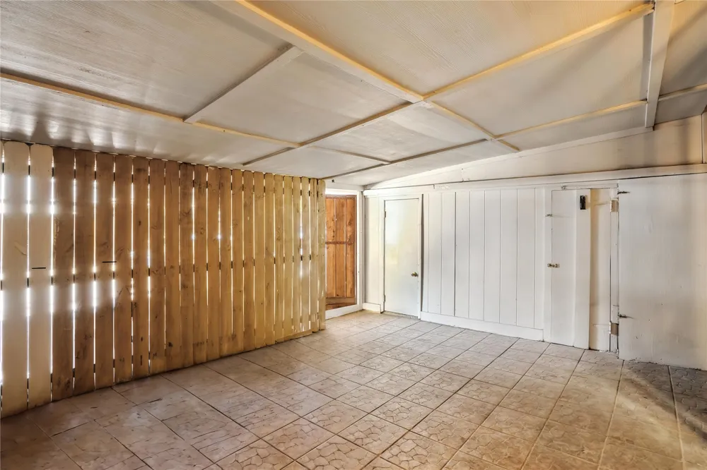 1719 E Grauwyler Road #103 Irving, TX 75061