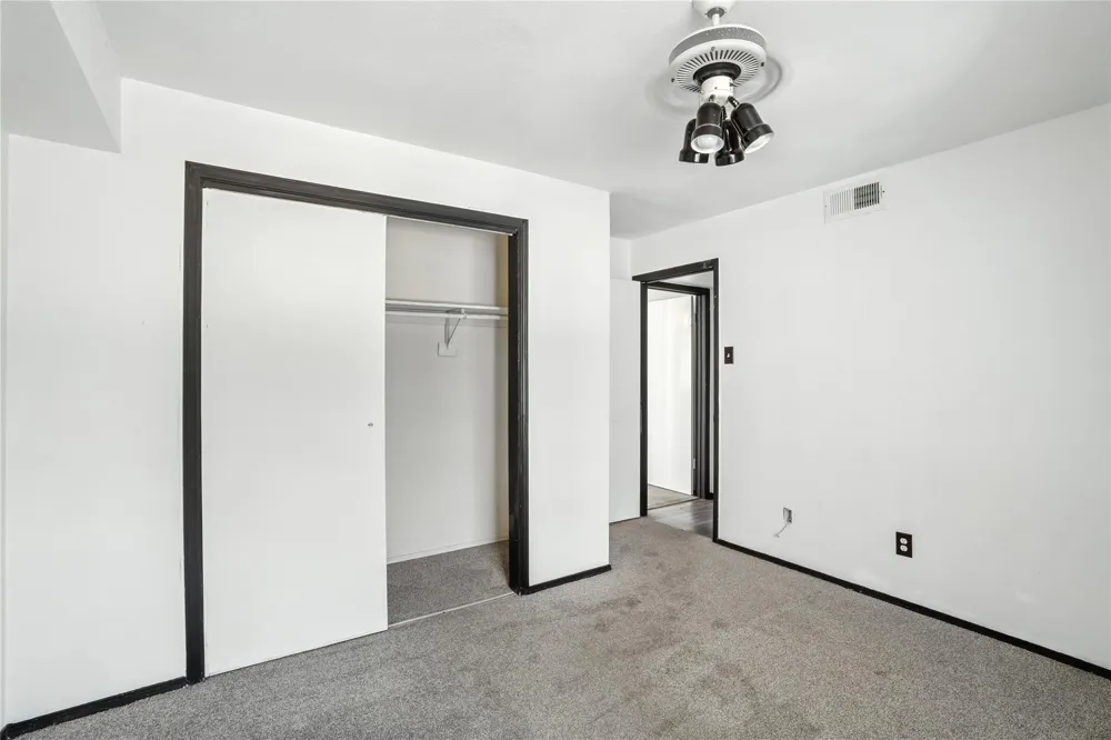 1719 E Grauwyler Road #103 Irving, TX 75061