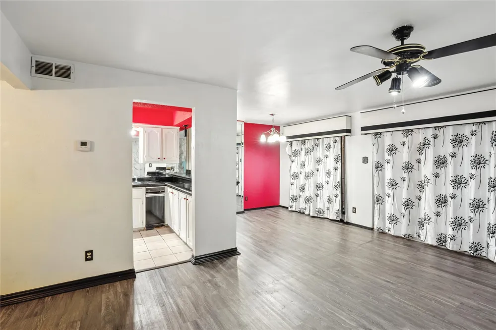 1719 E Grauwyler Road #103 Irving, TX 75061