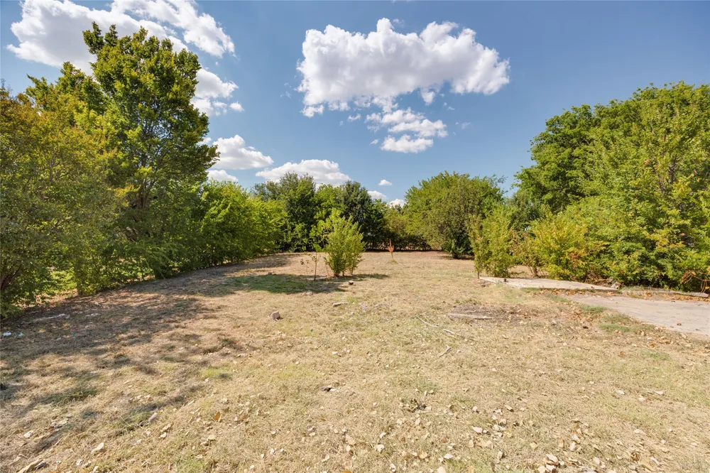 609 Gatewood Road Garland, TX 75043