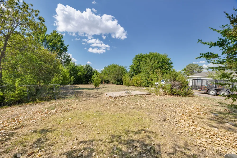 609 Gatewood Road Garland, TX 75043