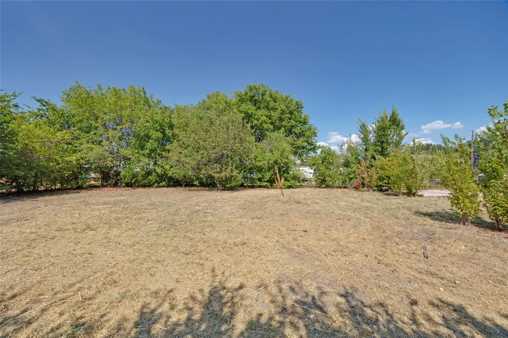 609 Gatewood Road Garland, TX 75043