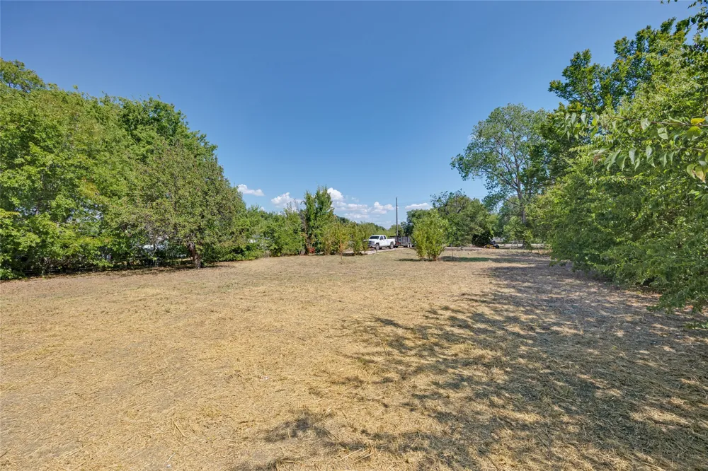 609 Gatewood Road Garland, TX 75043