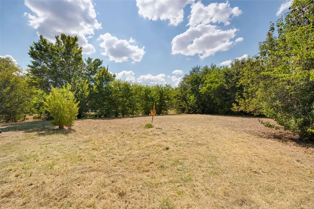 609 Gatewood Road Garland, TX 75043