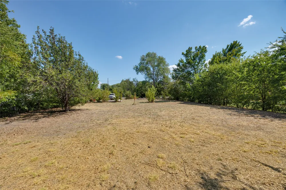 609 Gatewood Road Garland, TX 75043