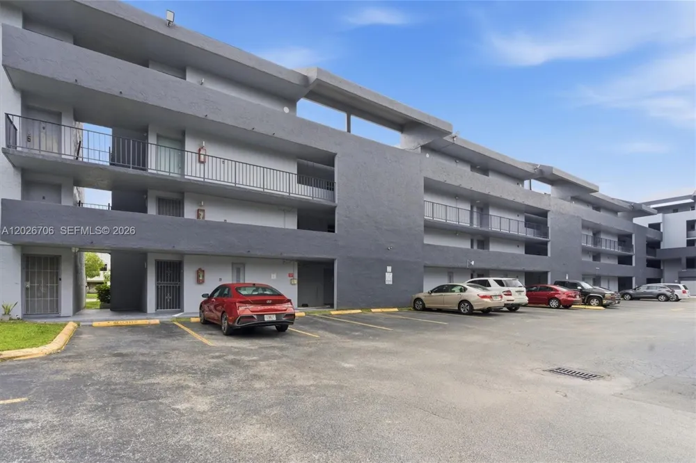 210 Fontainebleau Blvd #402 Miami, FL 33172