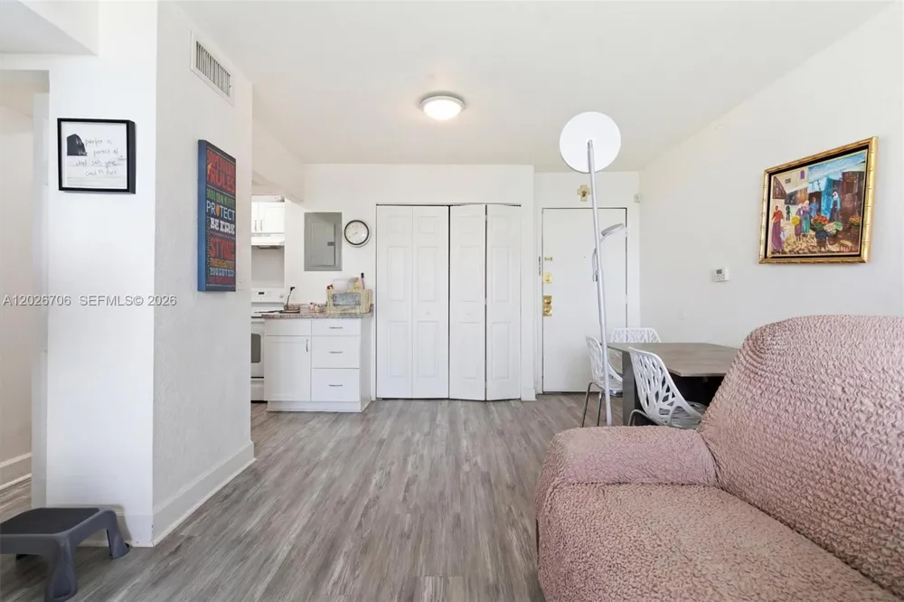 210 Fontainebleau Blvd #402 Miami, FL 33172
