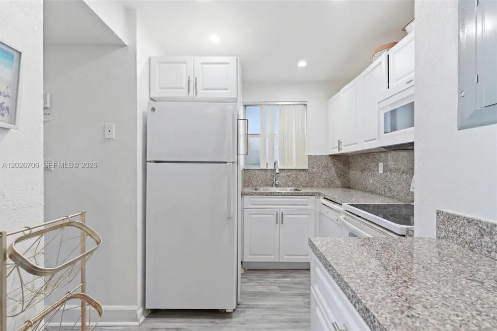 210 Fontainebleau Blvd #402 Miami, FL 33172