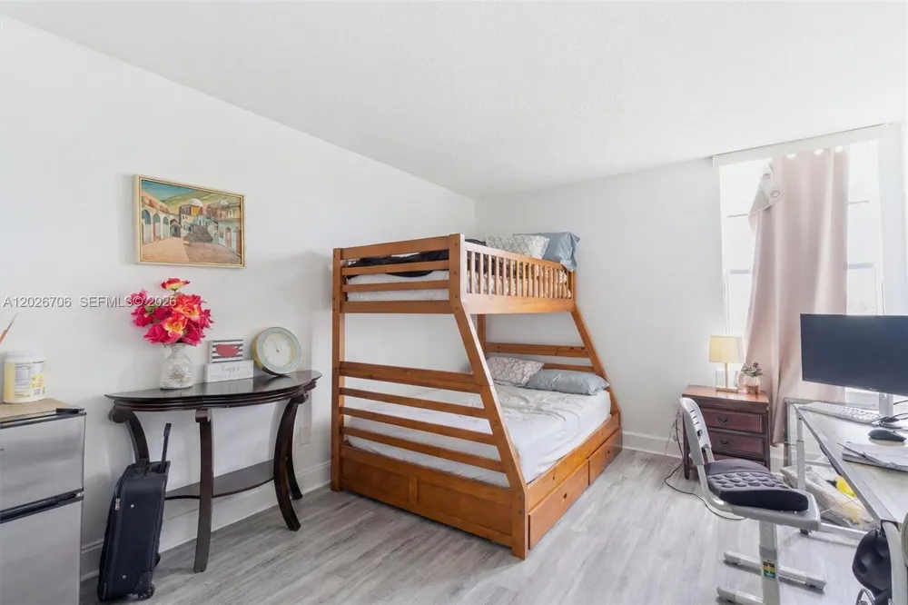 210 Fontainebleau Blvd #402 Miami, FL 33172