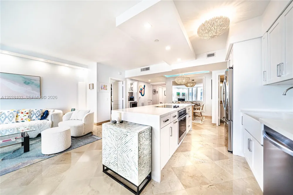 4779 Collins Ave #3504 Miami Beach, FL 33140