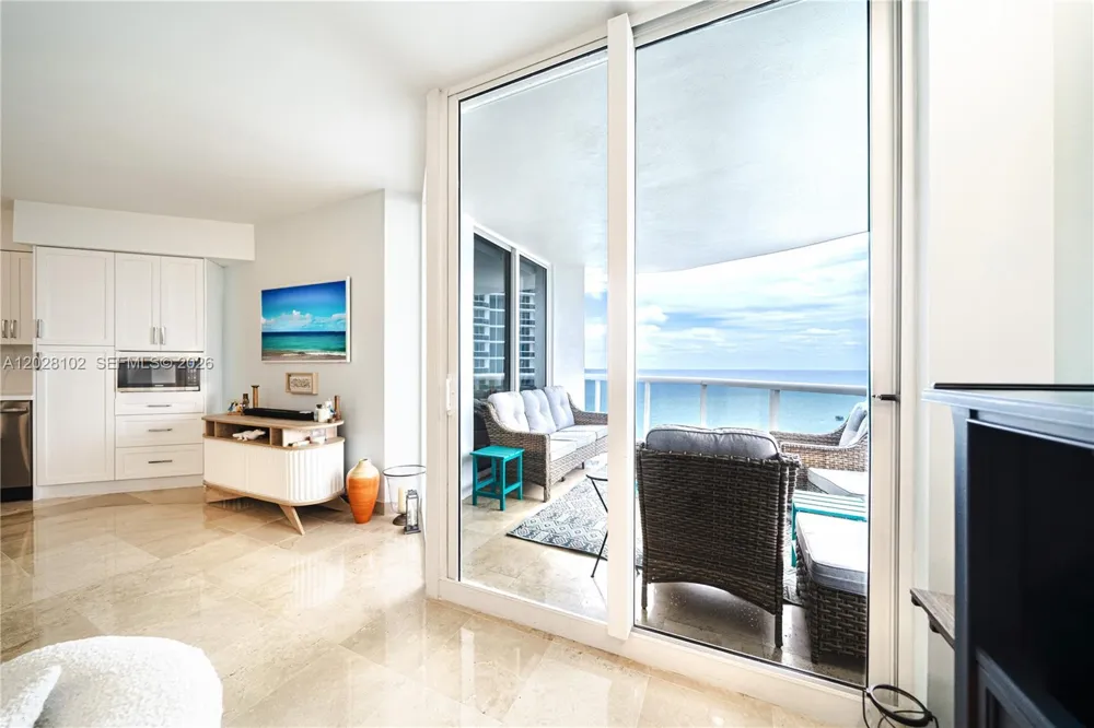 4779 Collins Ave #3504 Miami Beach, FL 33140