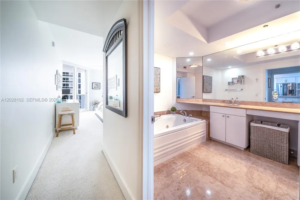 4779 Collins Ave #3504 Miami Beach, FL 33140
