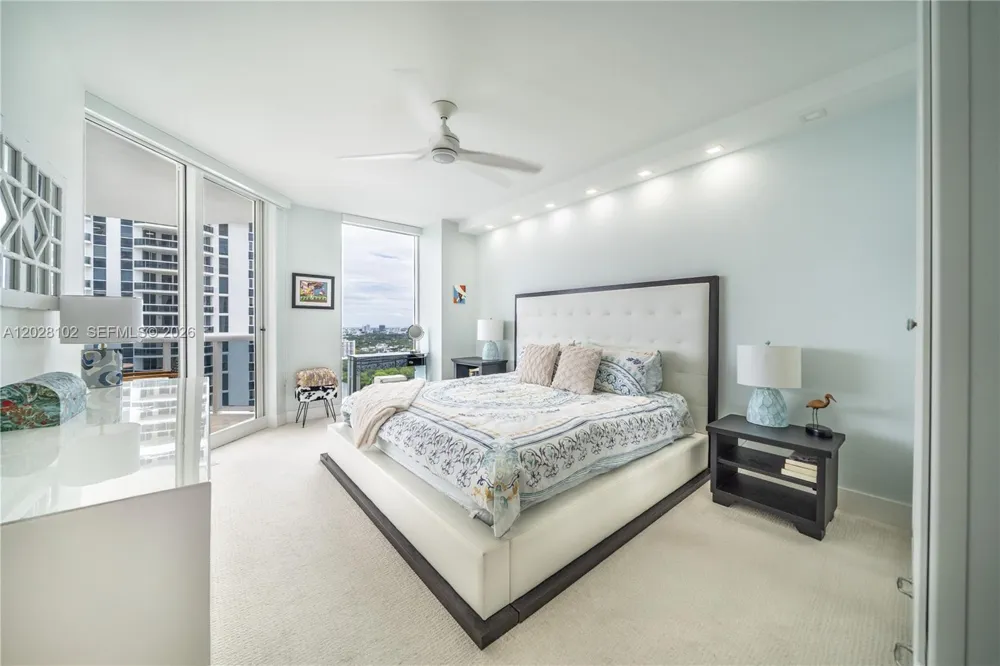 4779 Collins Ave #3504 Miami Beach, FL 33140