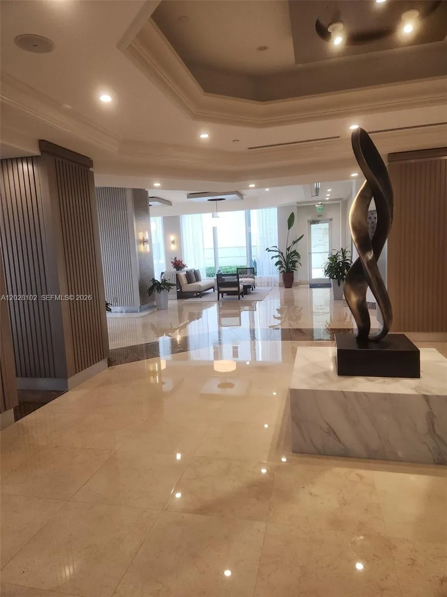 4779 Collins Ave #3504 Miami Beach, FL 33140