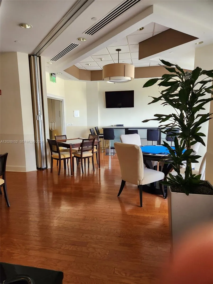 4779 Collins Ave #3504 Miami Beach, FL 33140