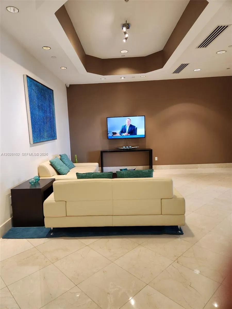 4779 Collins Ave #3504 Miami Beach, FL 33140