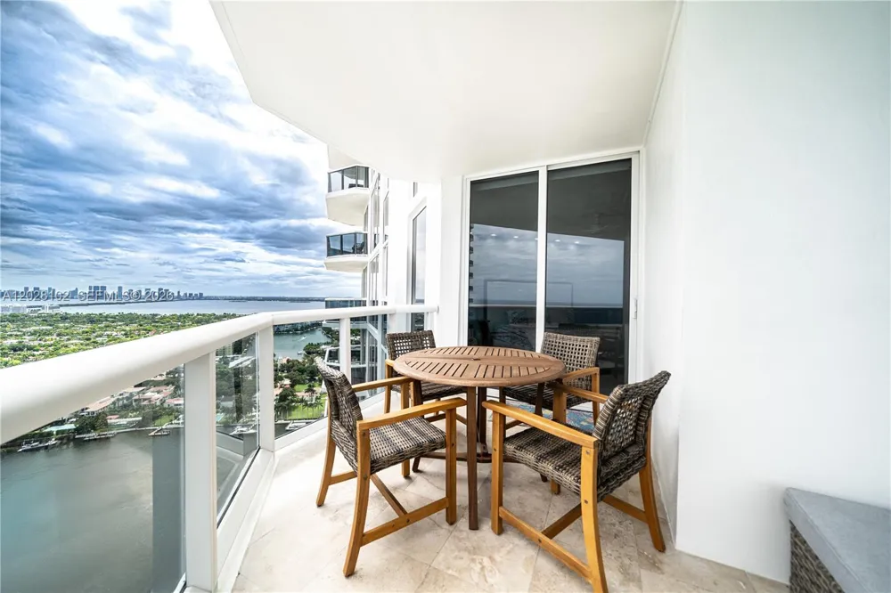 4779 Collins Ave #3504 Miami Beach, FL 33140