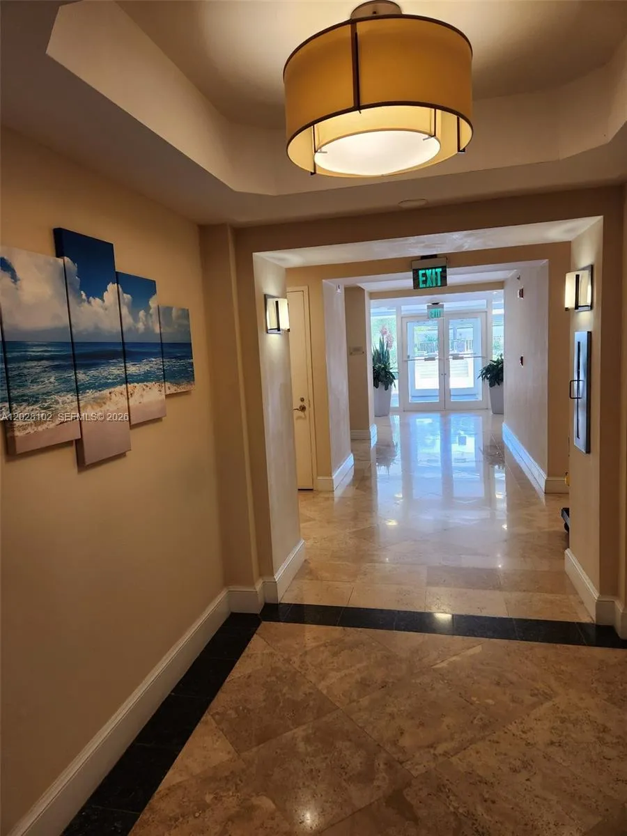 4779 Collins Ave #3504 Miami Beach, FL 33140