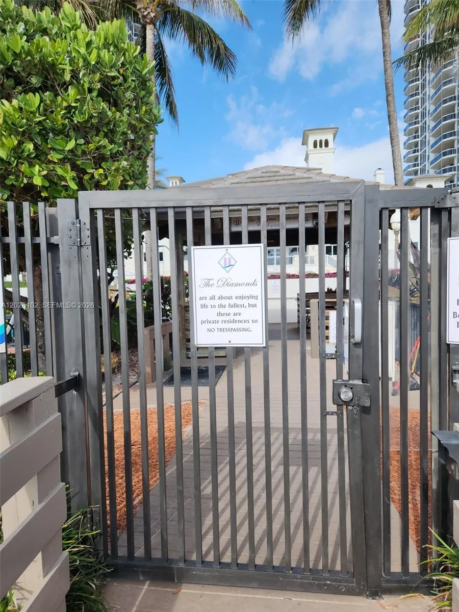 4779 Collins Ave #3504 Miami Beach, FL 33140