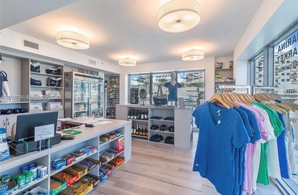 17111 Biscayne Blvd #208 North Miami Beach, FL 33160