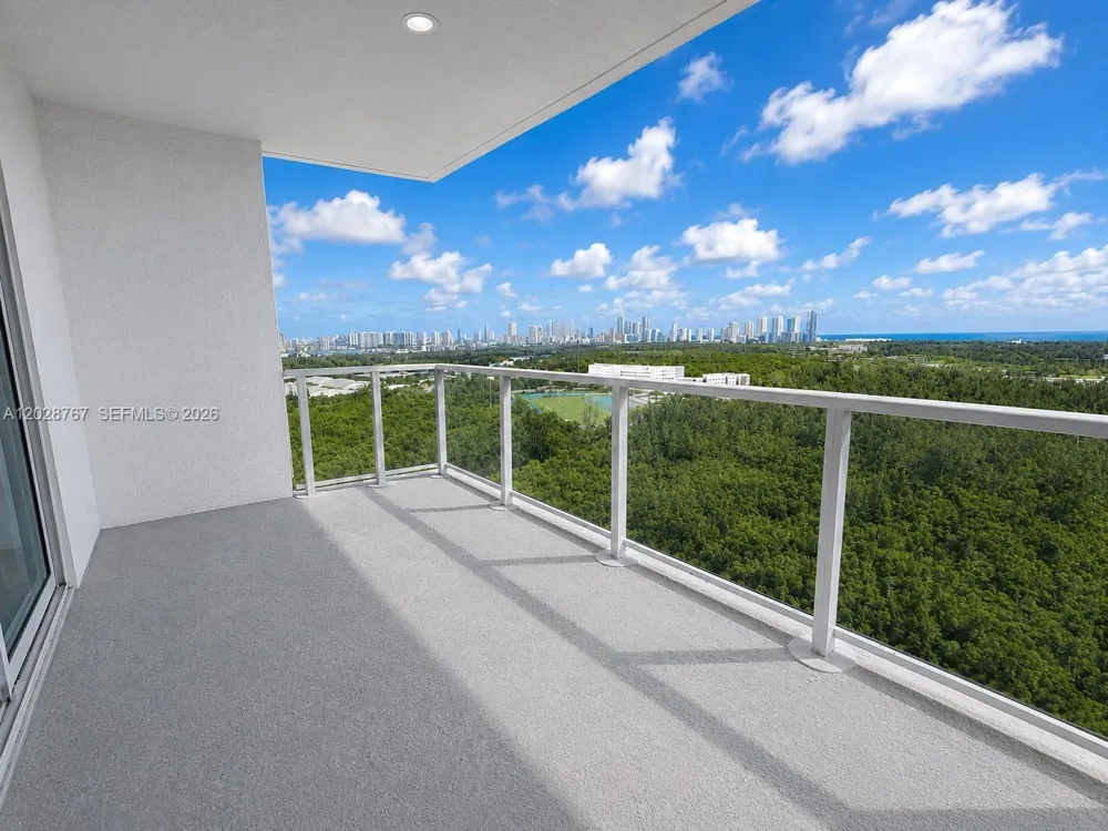 14951 Royal Oaks Ln #2002 North Miami, FL 33181