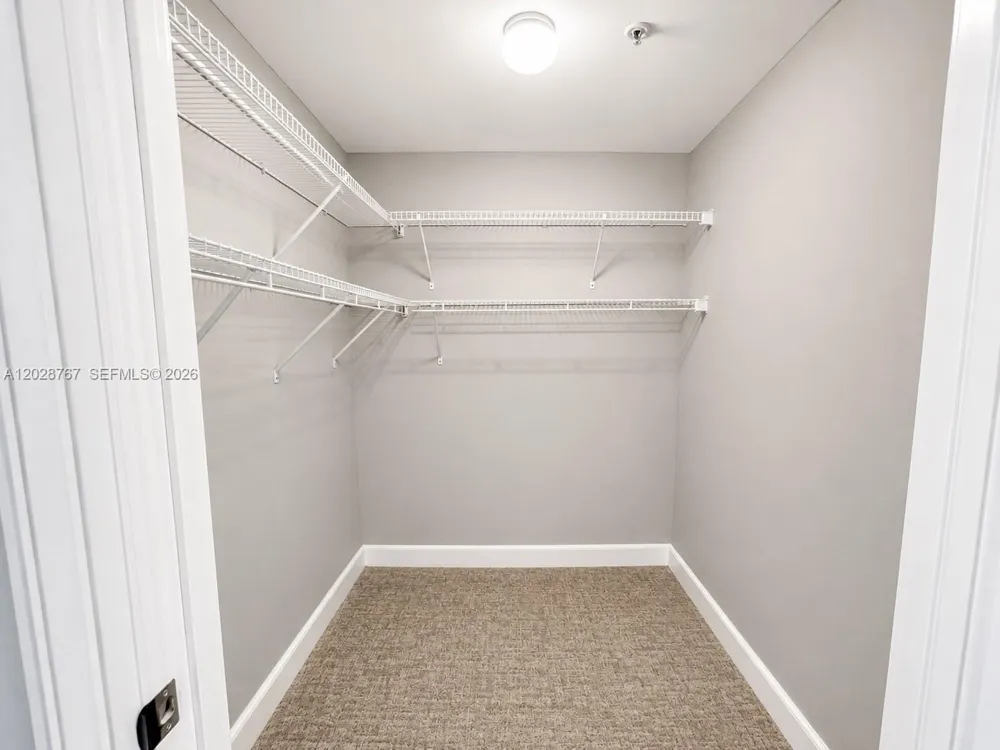 14951 Royal Oaks Ln #2002 North Miami, FL 33181