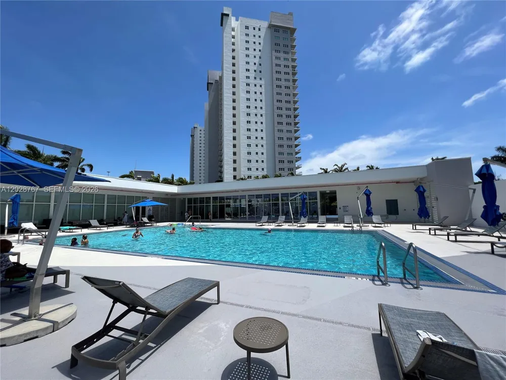 14951 Royal Oaks Ln #2002 North Miami, FL 33181