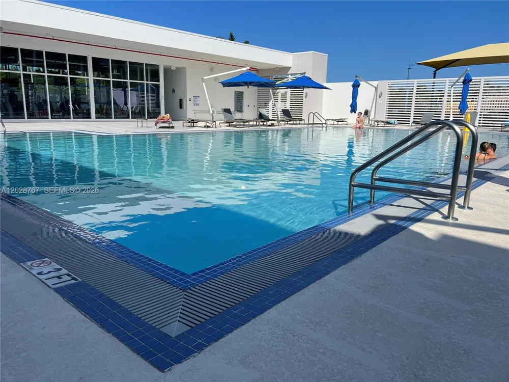 14951 Royal Oaks Ln #2002 North Miami, FL 33181