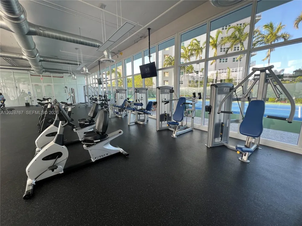 14951 Royal Oaks Ln #2002 North Miami, FL 33181