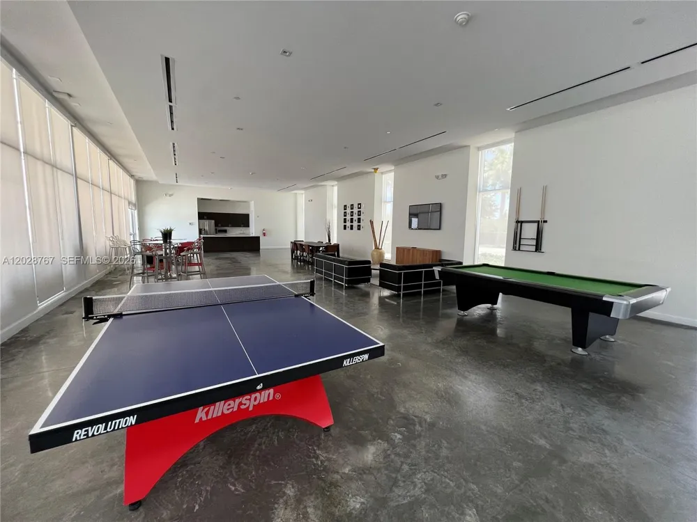 14951 Royal Oaks Ln #2002 North Miami, FL 33181