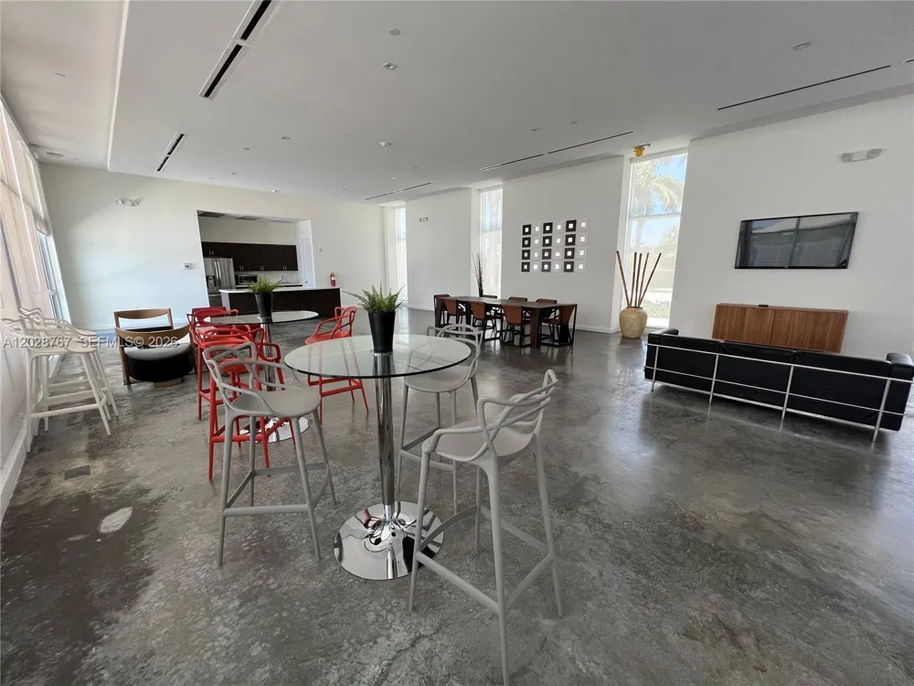 14951 Royal Oaks Ln #2002 North Miami, FL 33181