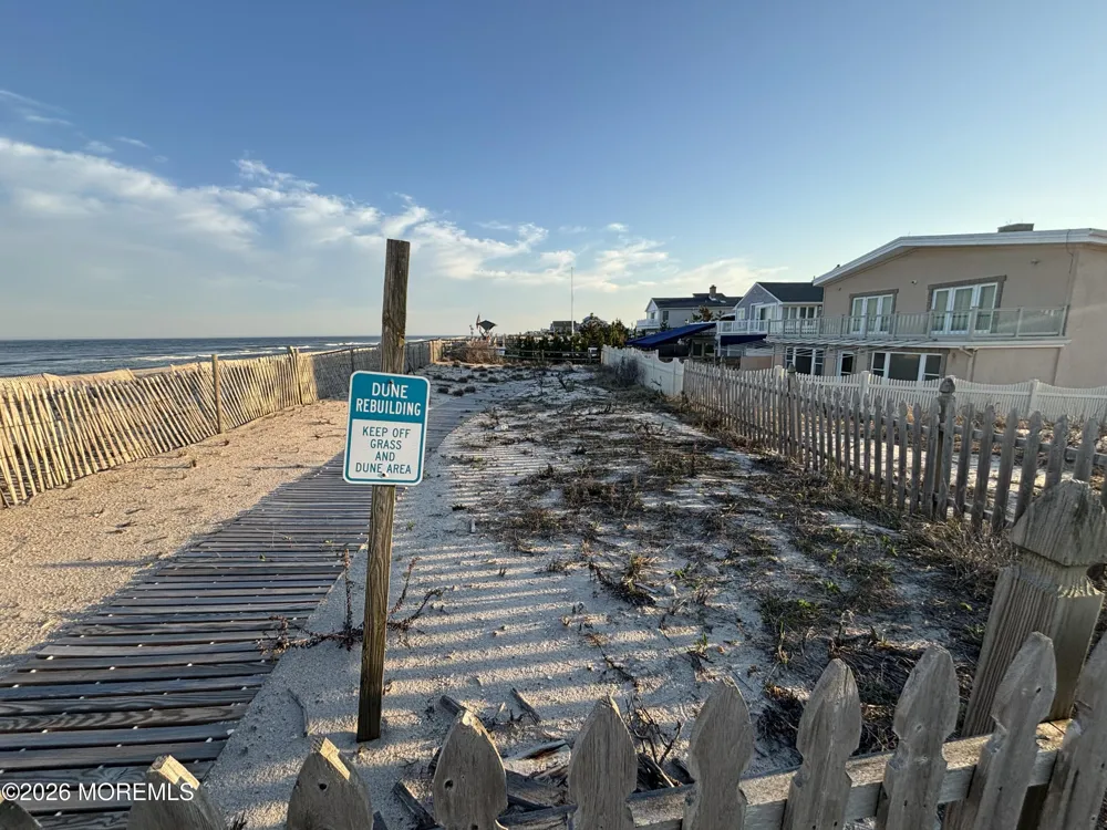 7 Ebb Terr Terrace Mantoloking, NJ 08738