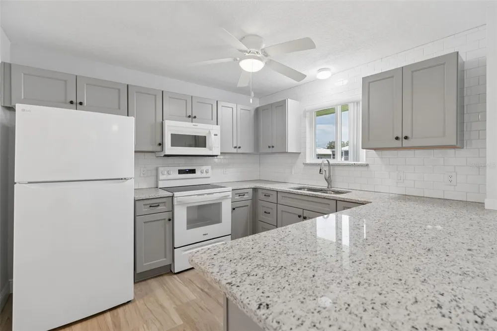 1218 SE 5TH AVENUE Crystal River, FL 34429