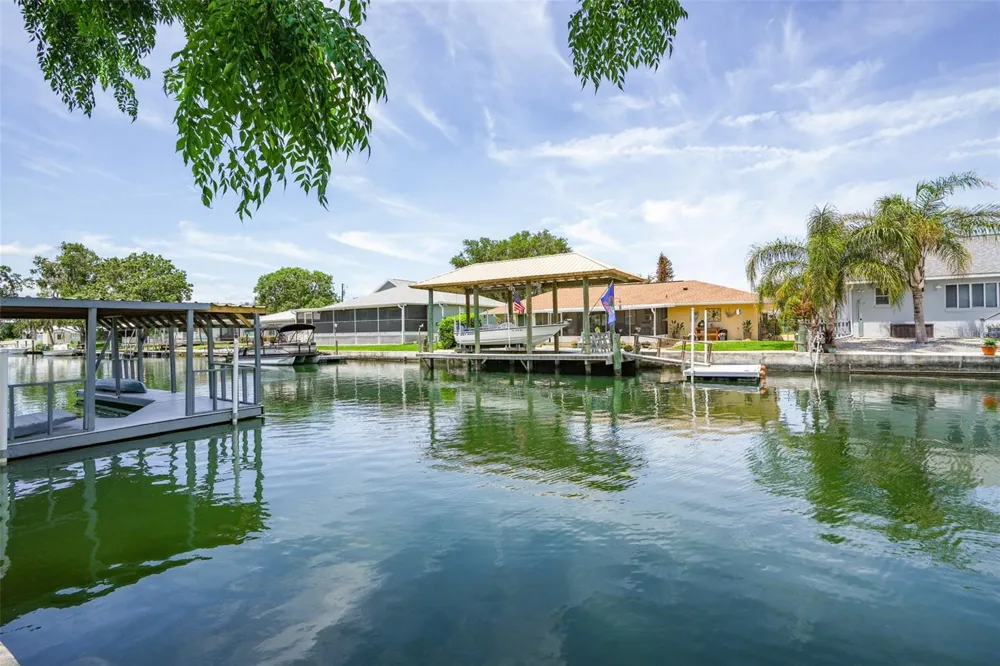 1218 SE 5TH AVENUE Crystal River, FL 34429