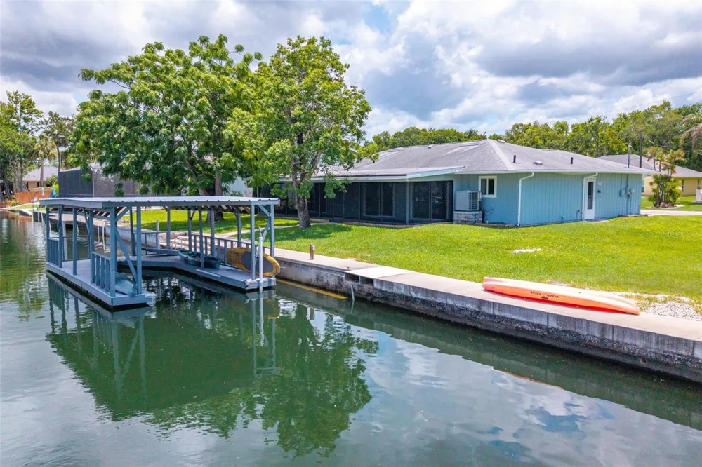 1218 SE 5TH AVENUE Crystal River, FL 34429