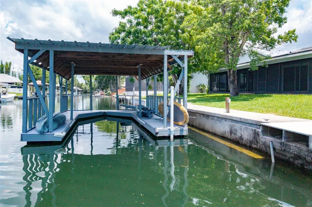 1218 SE 5TH AVENUE Crystal River, FL 34429