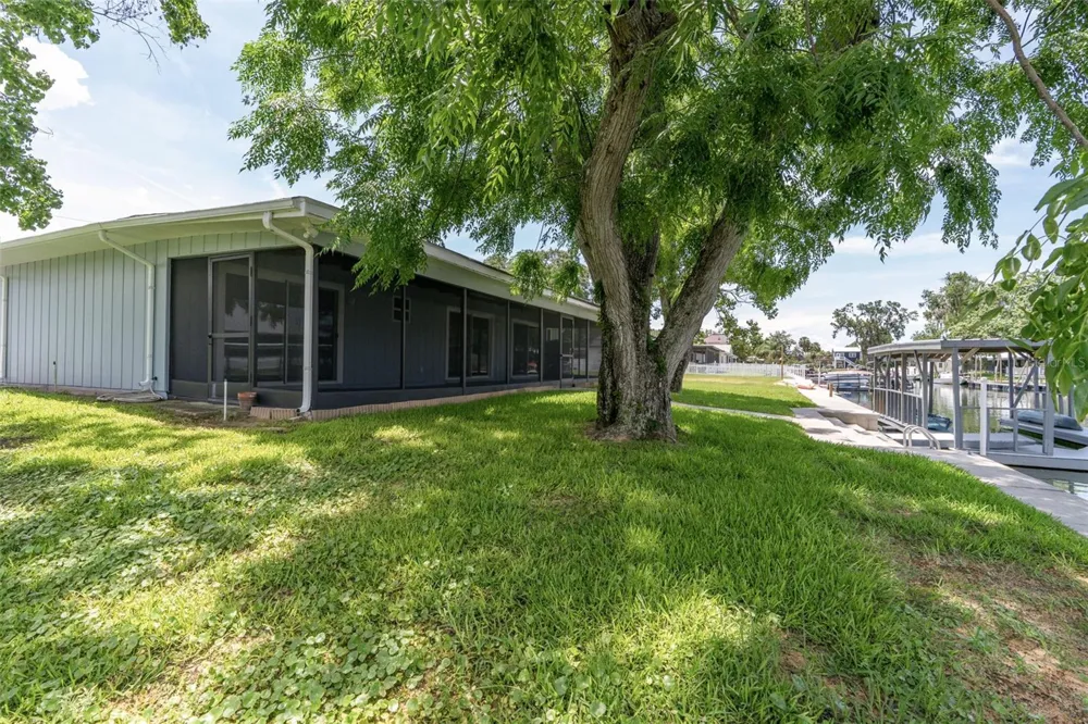 1218 SE 5TH AVENUE Crystal River, FL 34429