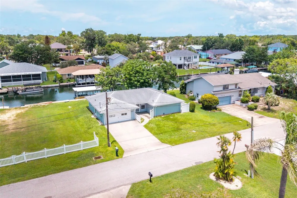 1218 SE 5TH AVENUE Crystal River, FL 34429