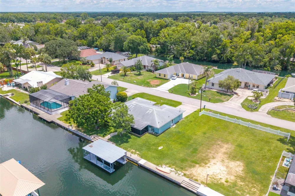 1218 SE 5TH AVENUE Crystal River, FL 34429