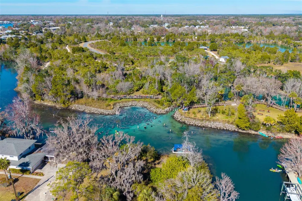 1218 SE 5TH AVENUE Crystal River, FL 34429