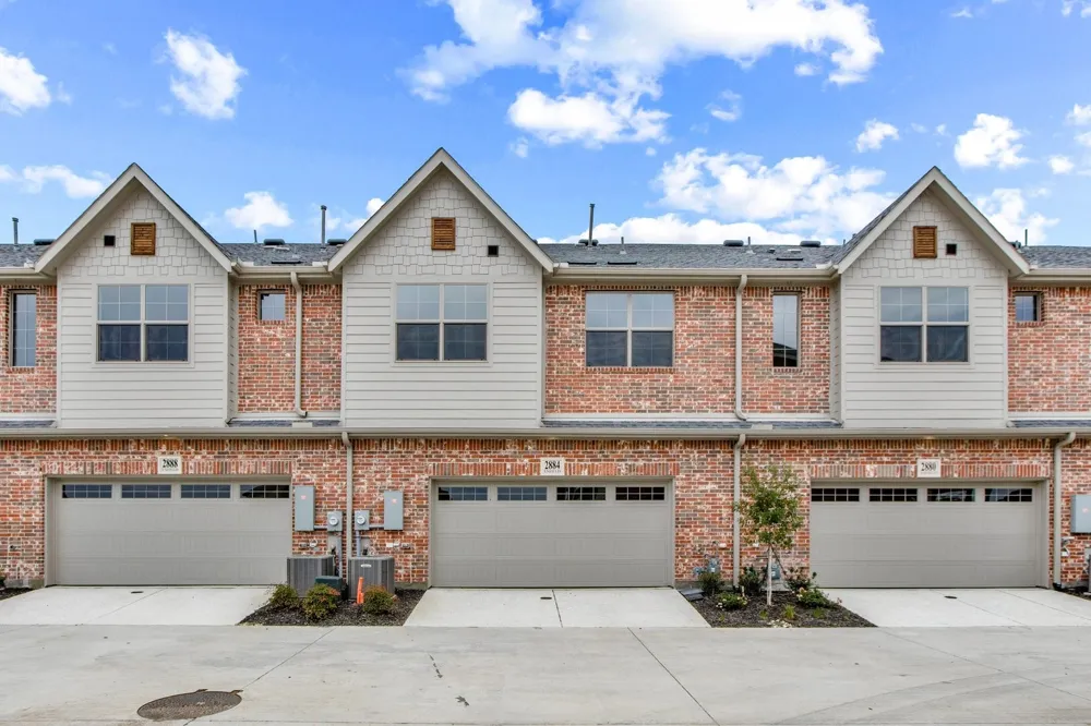 2884 Enfield The Colony, TX 75056